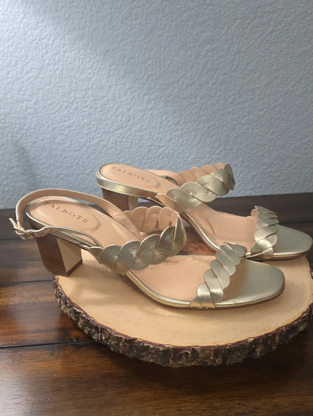 TALBOTS Metallic Gold Braided Strap Sandals Sz 10